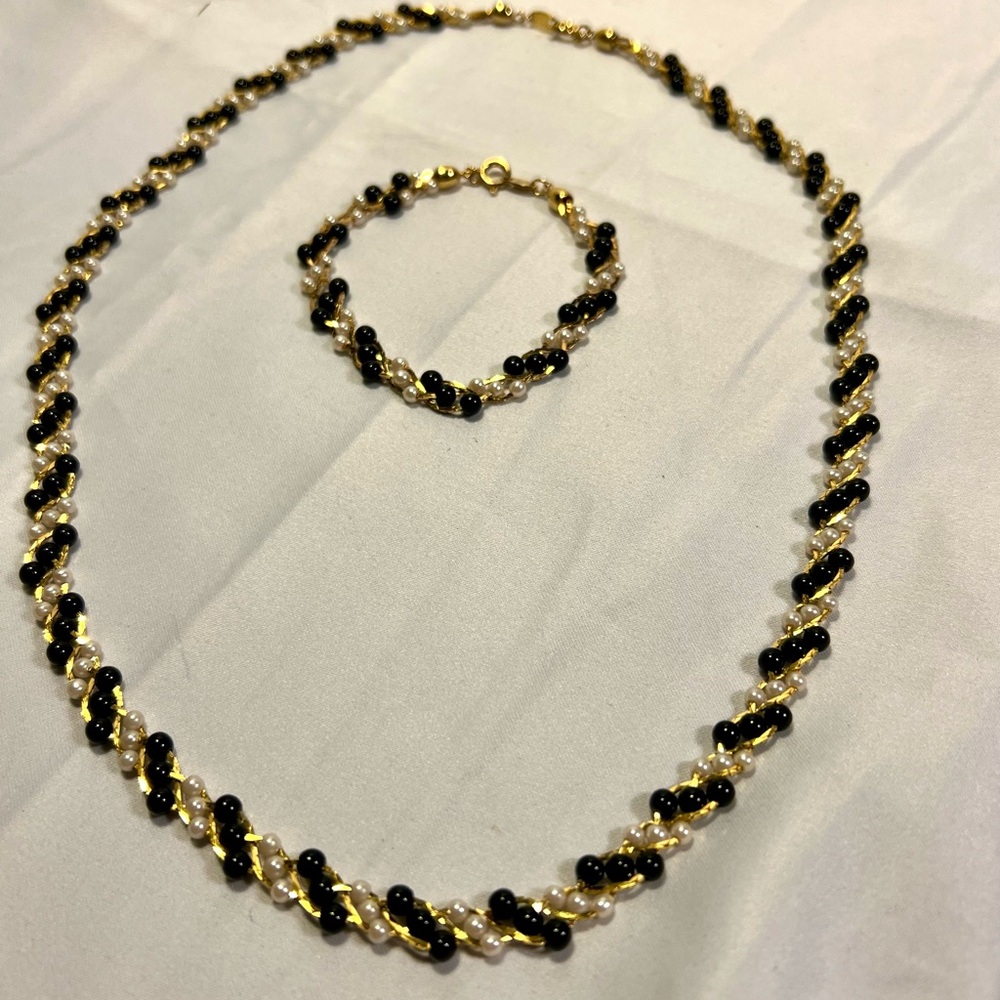Vintage Trifari TM  Black, White & Gold Necklace & Bracelet Set/faux pearl/onyx
